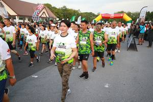 BIB: 
                            <button type="button" onclick="openModal(3530879)" class="btn btn-primary btn-sm float-right btn-popup" data-toggle="modal" data-target=".modal-high-quality">
                        <i class="fas fa-shopping-cart"></i> Add to Cart
                    </button>
                                            <button type="button" onclick="isThisMe(3530879, true)" class="btn btn-success btn-sm float-right btn-popup btn-isme hidden" data-toggle="tooltip" data-placement="bottom" title="นี่คือรูปของคุณใช่ไหม คลิกที่นี่เพื่อเอาเข้าอัลบั้ม">
                        <i class="fas fa-plus"></i> Add to album
                    </button>
                    <button type="button" onclick="isThisMe(3530879, false)" class="btn btn-warning btn-sm float-right btn-popup btn-isnotme hidden">
                        <i class="fas fa-ban"></i> Remove from album
                    </button>